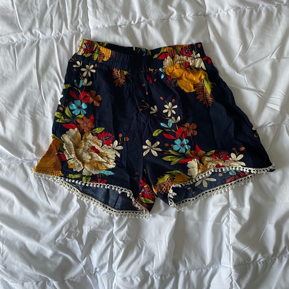 Floral Shorts, Size Medium